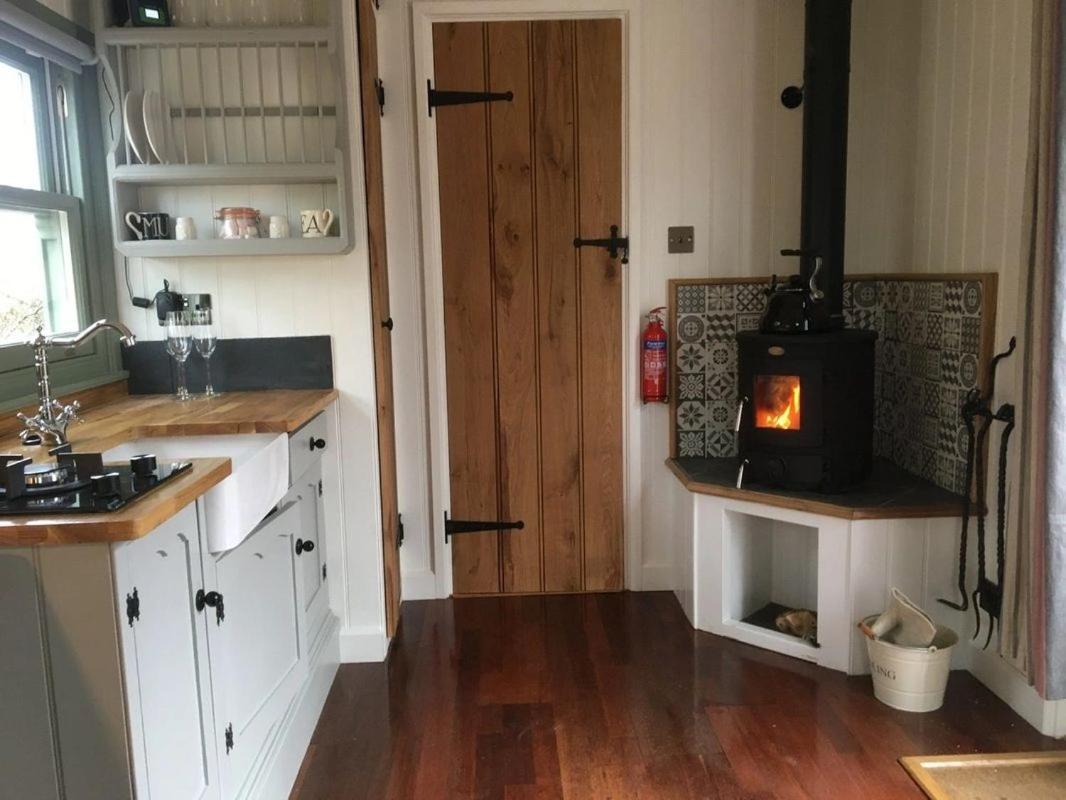Bluebell Shepherds Hut Rolvenden Εξωτερικό φωτογραφία